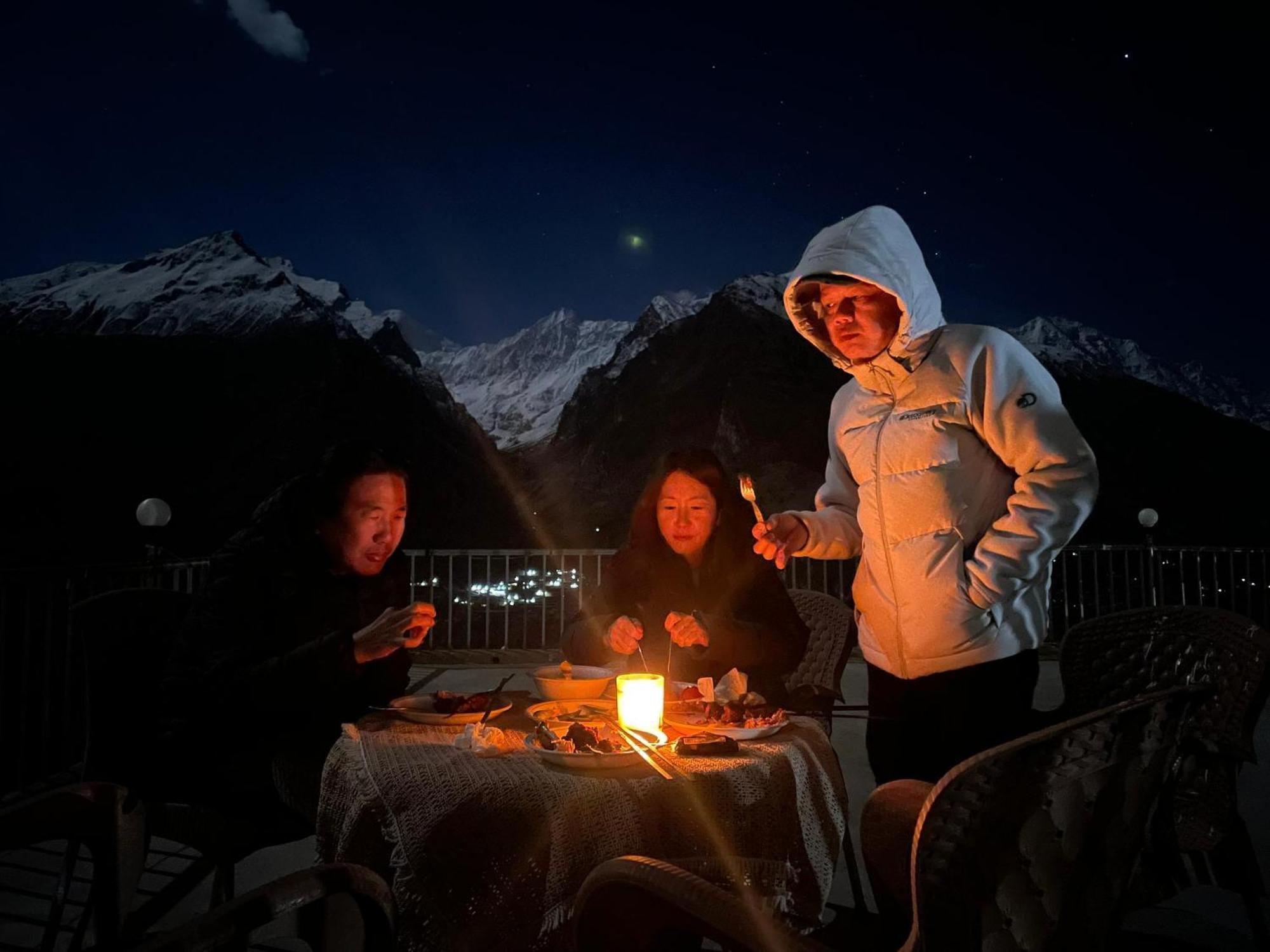 Hunza Lounge Hotel Karimabad  Ngoại thất bức ảnh